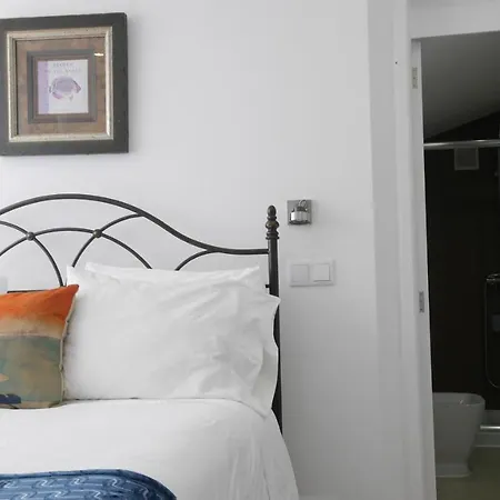 Garoupas Πανδοχείο Πόντα Ντελγκάντα