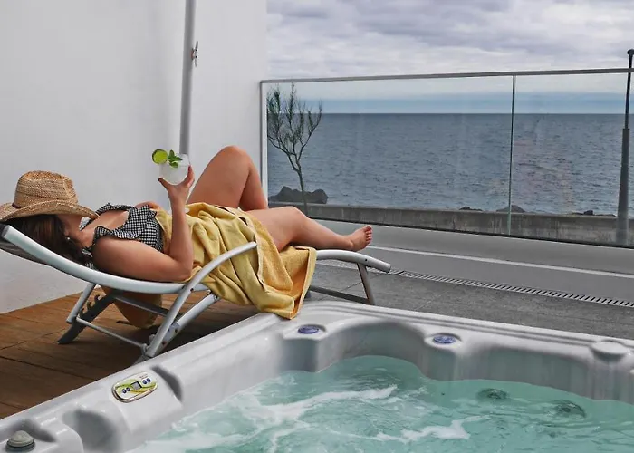 여관 Garoupas Ponta Delgada